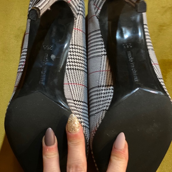 Heels - Picture 5 of 5